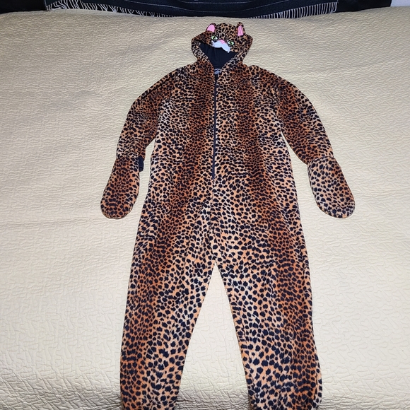 Xhilaration Leopard hoodie onesie pajamas size S - Picture 2 of 12